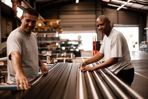 What's the Ideal Way to Wear a Knitted Dress in a Professional Setting?